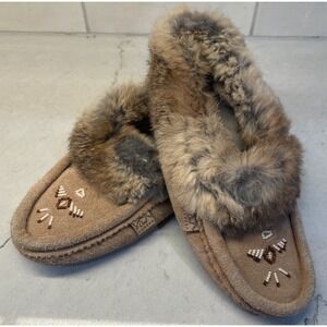 Laurentian Chief Women's Size 8 Suede Moccasin Slippers - Beaded Rabbit Fur READ
